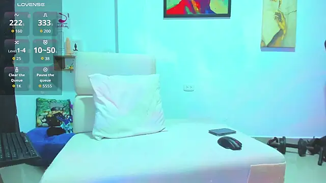 Snapshot of JordanRossie chatting on October 29, 11:28 pm JordanRossie online show from October 29, 11:28 pm