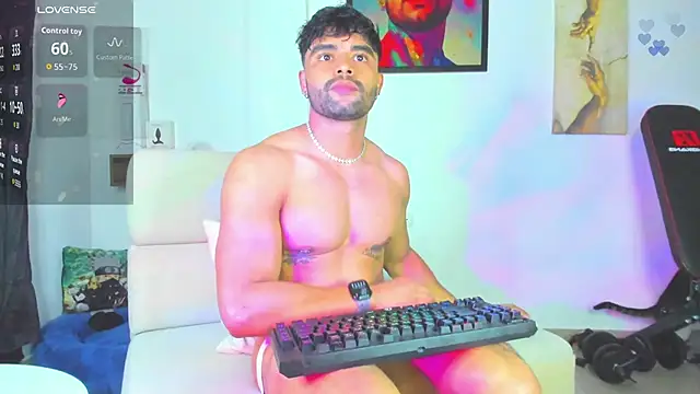 Snapshot of JordanRossie chatting on November 7, 12:54 am JordanRossie online show from November 7, 12:54 am