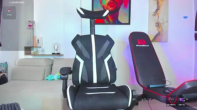 Snapshot of JordanRossie chatting on November 28, 1:58 pm JordanRossie online show from November 28, 1:58 pm