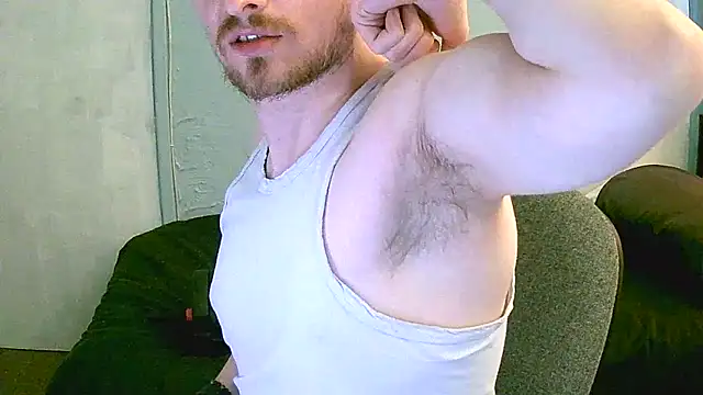 Snapshot of britlad77 chatting on September 19, 4:07 pm britlad77 online show from September 19, 4:07 pm