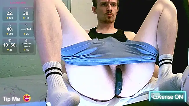 Snapshot of britlad77 chatting on September 29, 4:23 pm britlad77 online show from September 29, 4:23 pm