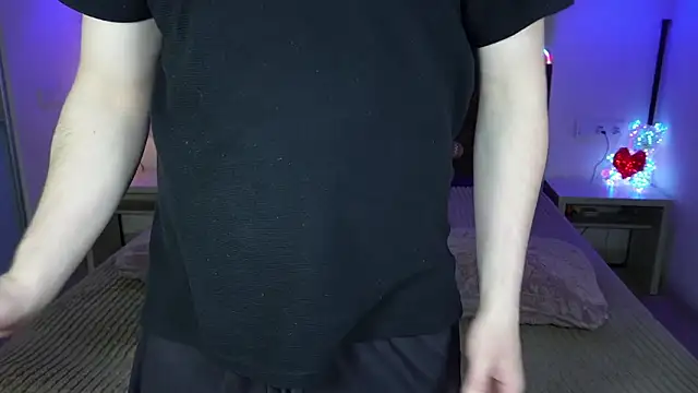 Vikki George online show from March 5, 1:56 am