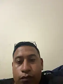 Snapshot of dannybs05 chatting on November 7, 6:13 am dannybs05 online show from November 7, 6:13 am