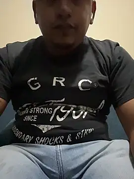 Snapshot of dannybs05 chatting on November 17, 1:33 am dannybs05 online show from November 17, 1:33 am