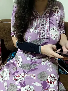 Snapshot of sassy_aly007 chatting on October 31, 2:29 pm sassy aly007 online show from October 31, 2:29 pm