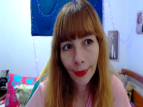 Snapshot of seraphinewhite chatting on February 27, 4:40 pm seraphinewhite online show from February 27, 4:40 pm