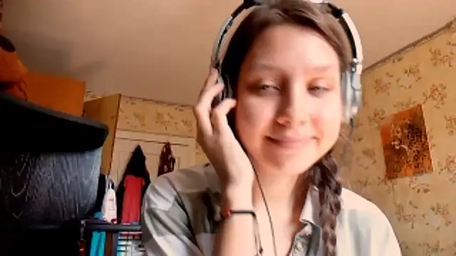 Snapshot of QutieDaSweet chatting on September 18, 7:32 am QutieDaSweet online show from September 18, 7:32 am