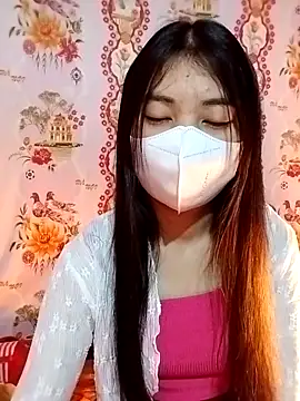 Snapshot of Damhan12 chatting on December 5, 1:31 pm Damhan12 online show from December 5, 1:31 pm