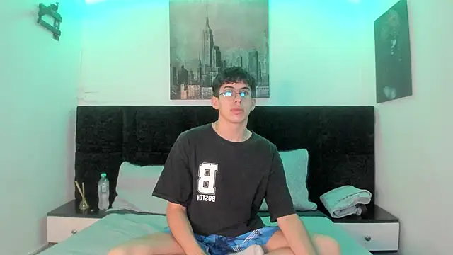 Aaron Spencer13 online show from December 1, 2:22 pm