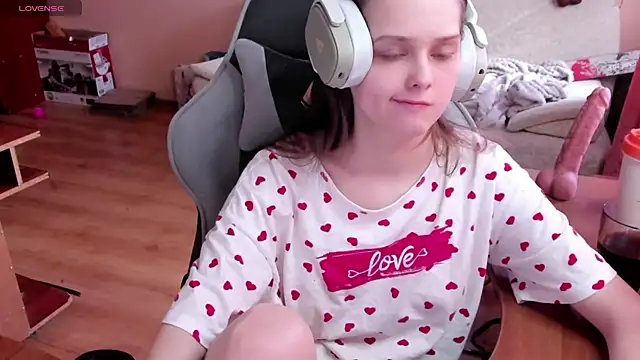 SharybbFace online show from April 16, 3:02 pm