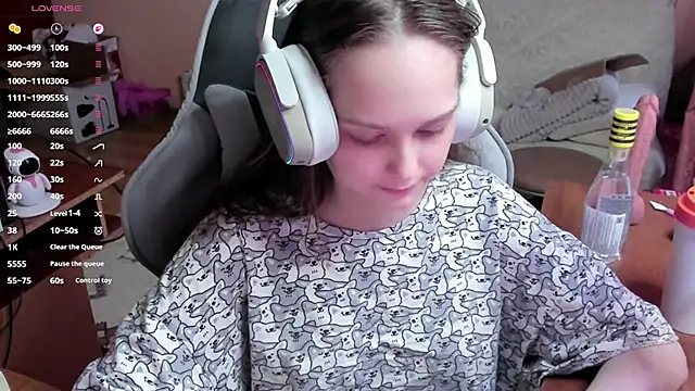 SharybbFace online show from April 19, 3:11 pm