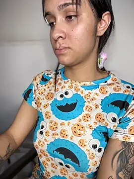 Snapshot of Isabella-Teen chatting on December 4, 2:10 am Isabella-Teen online show from December 4, 2:10 am