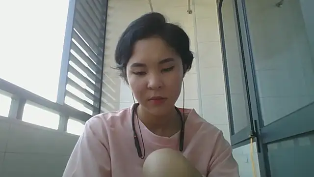 Snapshot of JennyCarpenter chatting on October 2, 1:23 am JennyCarpenter online show from October 2, 1:23 am