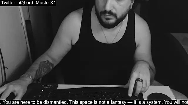 Snapshot of Lord_MasterX chatting on September 29, 7:35 am Lord MasterX online show from September 29, 7:35 am