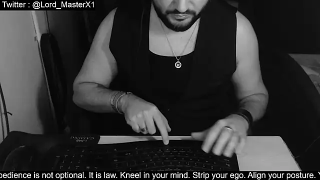 Snapshot of Lord_MasterX chatting on October 8, 3:04 am Lord MasterX online show from October 8, 3:04 am