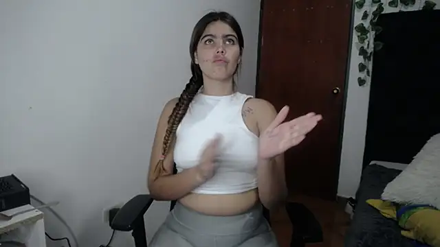 Snapshot of isabel_09 chatting on October 17, 3:36 pm isabel 09 online show from October 17, 3:36 pm