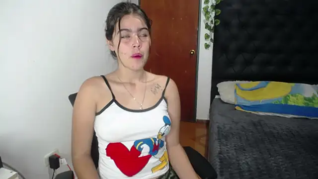 Snapshot of isabel_09 chatting on October 21, 3:07 am isabel 09 online show from October 21, 3:07 am