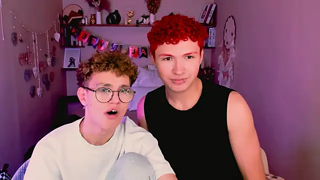 Snapshot of NathanCurl chatting on October 28, 10:19 am NathanCurl online show from October 28, 10:19 am