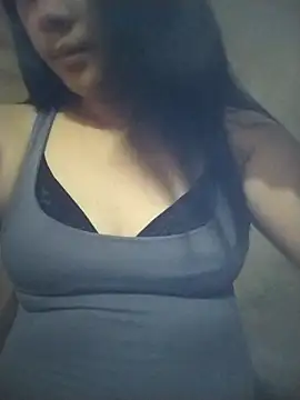 Snapshot of sweet_bella16 chatting on October 10, 8:24 am sweet bella16 online show from October 10, 8:24 am