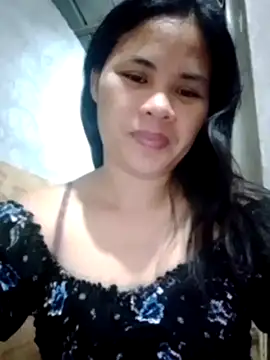 Snapshot of sweet_bella16 chatting on October 17, 11:35 am sweet bella16 online show from October 17, 11:35 am