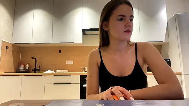 Snapshot of FavorLeila chatting on September 19, 3:02 pm FavorLeila online show from September 19, 3:02 pm