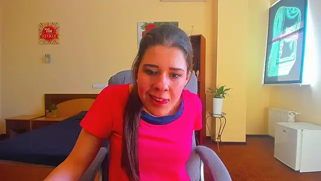 Snapshot of Joannia chatting on September 28, 8:31 am Joannia online show from September 28, 8:31 am