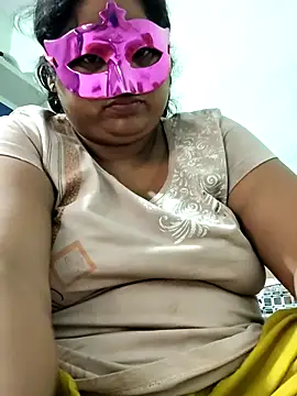 Snapshot of Mmm143 chatting on September 19, 5:31 am Mmm143 online show from September 19, 5:31 am