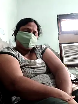 Snapshot of Mmm143 chatting on October 5, 5:28 am Mmm143 online show from October 5, 5:28 am