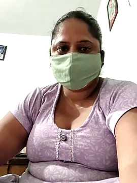 Snapshot of Mmm143 chatting on October 6, 7:39 am Mmm143 online show from October 6, 7:39 am