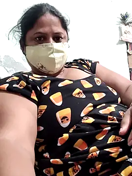 Snapshot of Mmm143 chatting on November 12, 2:45 am Mmm143 online show from November 12, 2:45 am