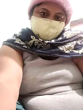 Snapshot of Mmm143 chatting on November 23, 3:28 am Mmm143 online show from November 23, 3:28 am