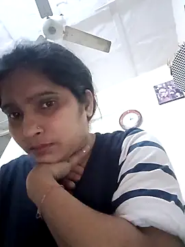 Snapshot of aliya-jaan71 chatting on November 14, 6:39 pm aliya-jaan71 online show from November 14, 6:39 pm