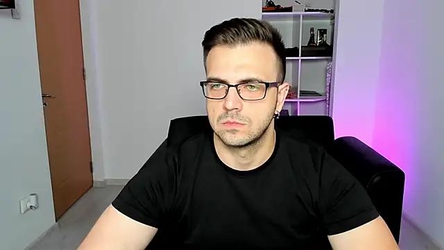 Snapshot of Jace_Thorne chatting on October 1, 5:52 pm Jace Thorne online show from October 1, 5:52 pm