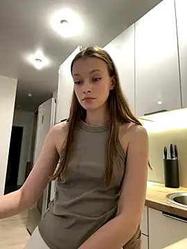 FriendlyFire 18 online show from September 18, 5:04 pm