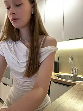 FriendlyFire 18 online show from October 16, 6:42 pm