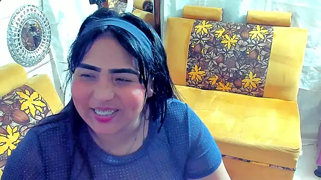 Snapshot of Girl_luna_ chatting on October 16, 7:37 pm Girl luna online show from October 16, 7:37 pm