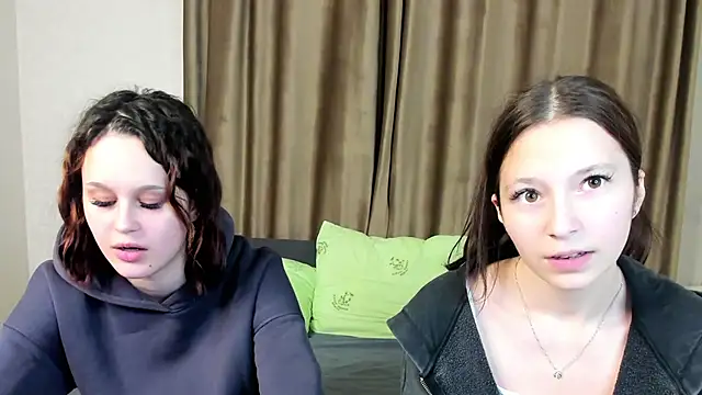 Snapshot of GabrielleLynchard chatting on September 22, 7:05 pm GabrielleLynchard online show from September 22, 7:05 pm