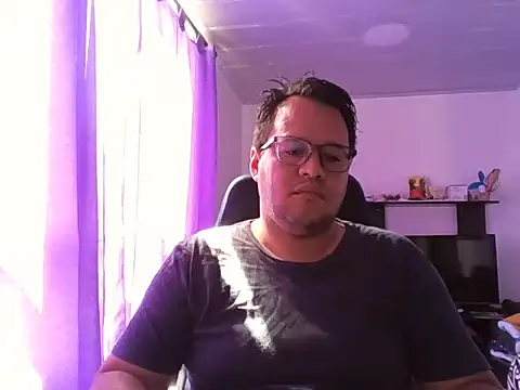 Snapshot of Alpha-Bear chatting on October 1, 2:23 pm Alpha-Bear online show from October 1, 2:23 pm