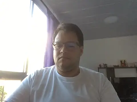 Snapshot of Alpha-Bear chatting on October 6, 8:06 pm Alpha-Bear online show from October 6, 8:06 pm