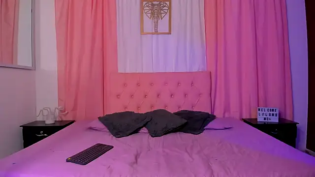 Snapshot of Nova_Luv_ chatting on October 11, 1:31 pm Nova Luv online show from October 11, 1:31 pm