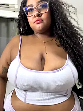 Snapshot of Dakota__Luxx00 chatting on September 28, 4:18 am Dakota Luxx00 online show from September 28, 4:18 am