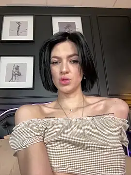 Snapshot of EmmaStarkk chatting on October 13, 9:42 am EmmaStarkk online show from October 13, 9:42 am