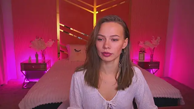 ShyySiren online show from October 26, 8:31 am