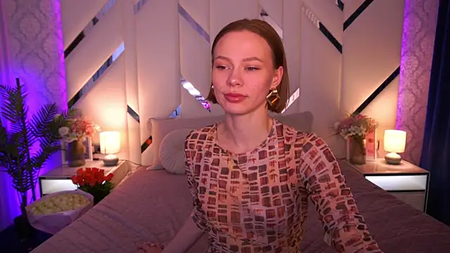 ShyySiren online show from April 20, 1:47 pm