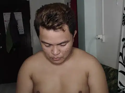 Snapshot of Gayasianzowe chatting on October 10, 1:43 pm Gayasianzowe online show from October 10, 1:43 pm