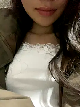 Snapshot of Bella_sexy98 chatting on December 14, 2:50 am Bella sexy98 online show from December 14, 2:50 am