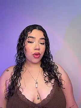 krisstenSantos online show from March 19, 2:43 pm