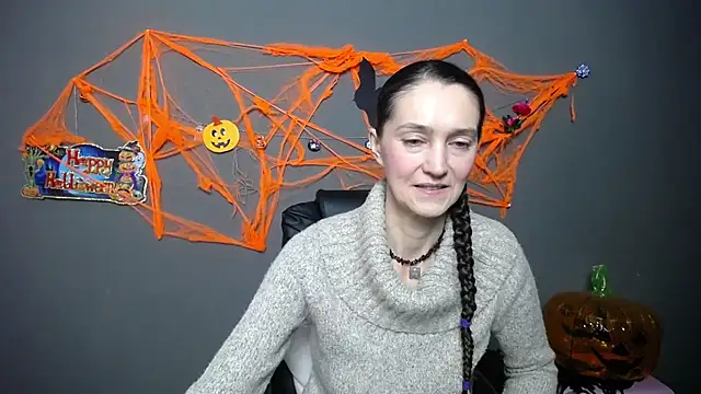 Snapshot of TayaFinch chatting on November 4, 12:59 pm TayaFinch online show from November 4, 12:59 pm