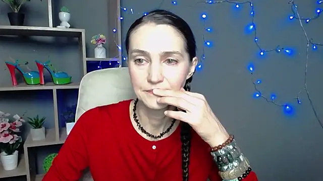 Snapshot of TayaFinch chatting on November 18, 1:15 pm TayaFinch online show from November 18, 1:15 pm