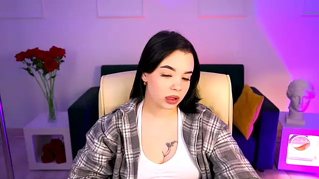 leslierowe  online show from September 19, 1:01 pm